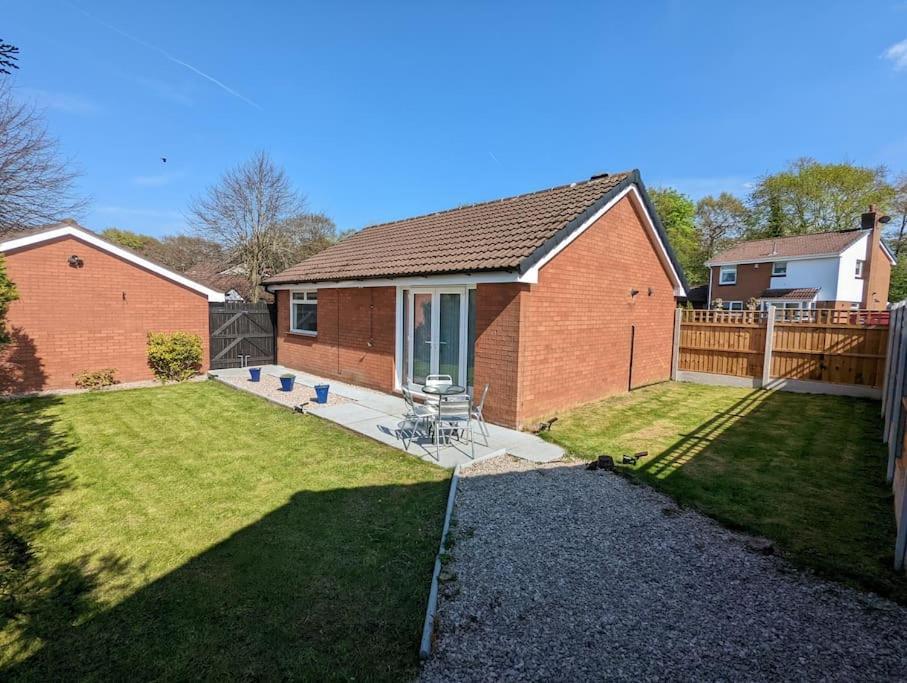 The Kilsyth,Detached Bungalow Warrington Exterior photo