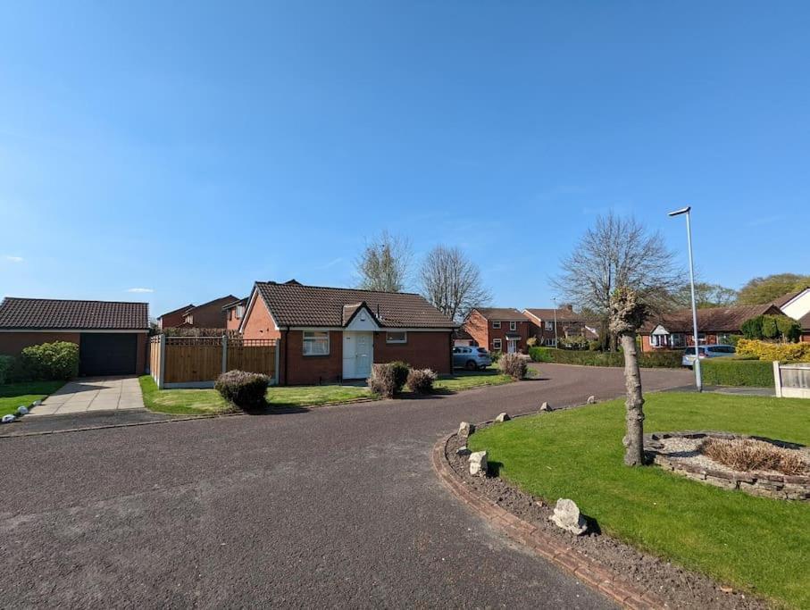 The Kilsyth,Detached Bungalow Warrington Exterior photo